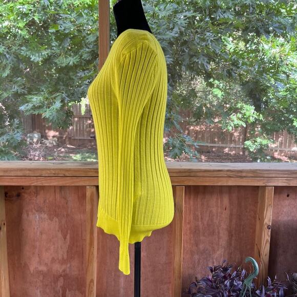 Banana Republic Women's Bright Yellow 100% Merino Wool Sweater Size S - Picture 3 of 7